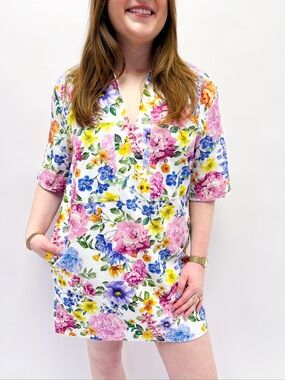 Olivaceous White Floral Split-Neck Shift Dress